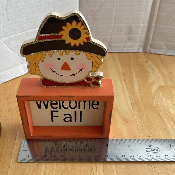 Harvest decor set 3 wooden fall decorations. Pumpkin & scarecrows. Halloween NWT - Picture 7 of 8